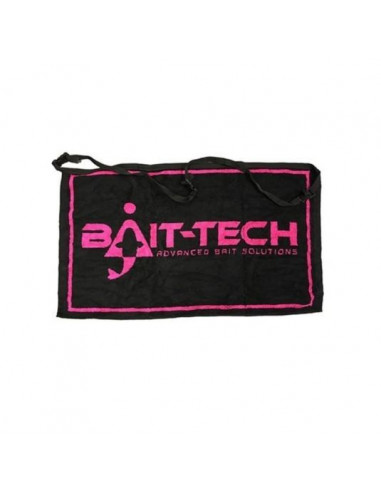 Prosop Bait-Tech Black and Pink Towel, 47x82cm